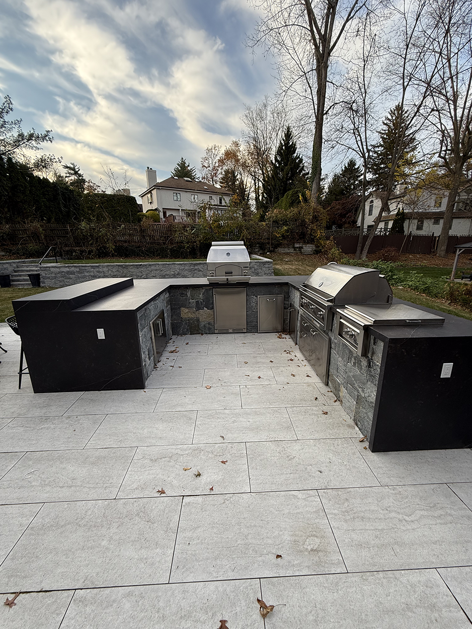 Outdoor Kitchen Ideas- Lynx Outdoor Kitchen