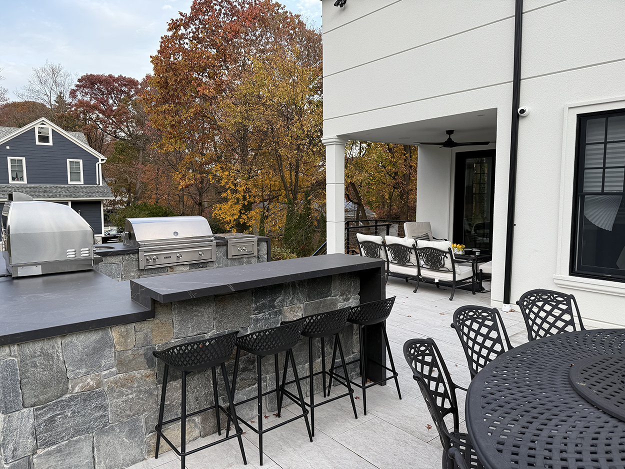 Outdoor Kitchen Ideas- Lynx Outdoor Kitchen